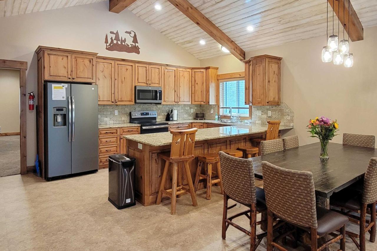 Outdoor Adventure Hub About 20 Miles To Yellowstone! Island Park Extérieur photo