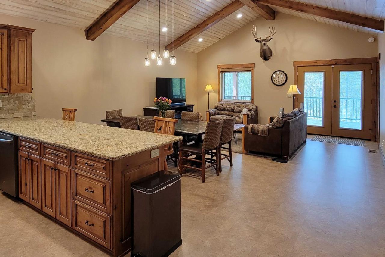Outdoor Adventure Hub About 20 Miles To Yellowstone! Island Park Extérieur photo